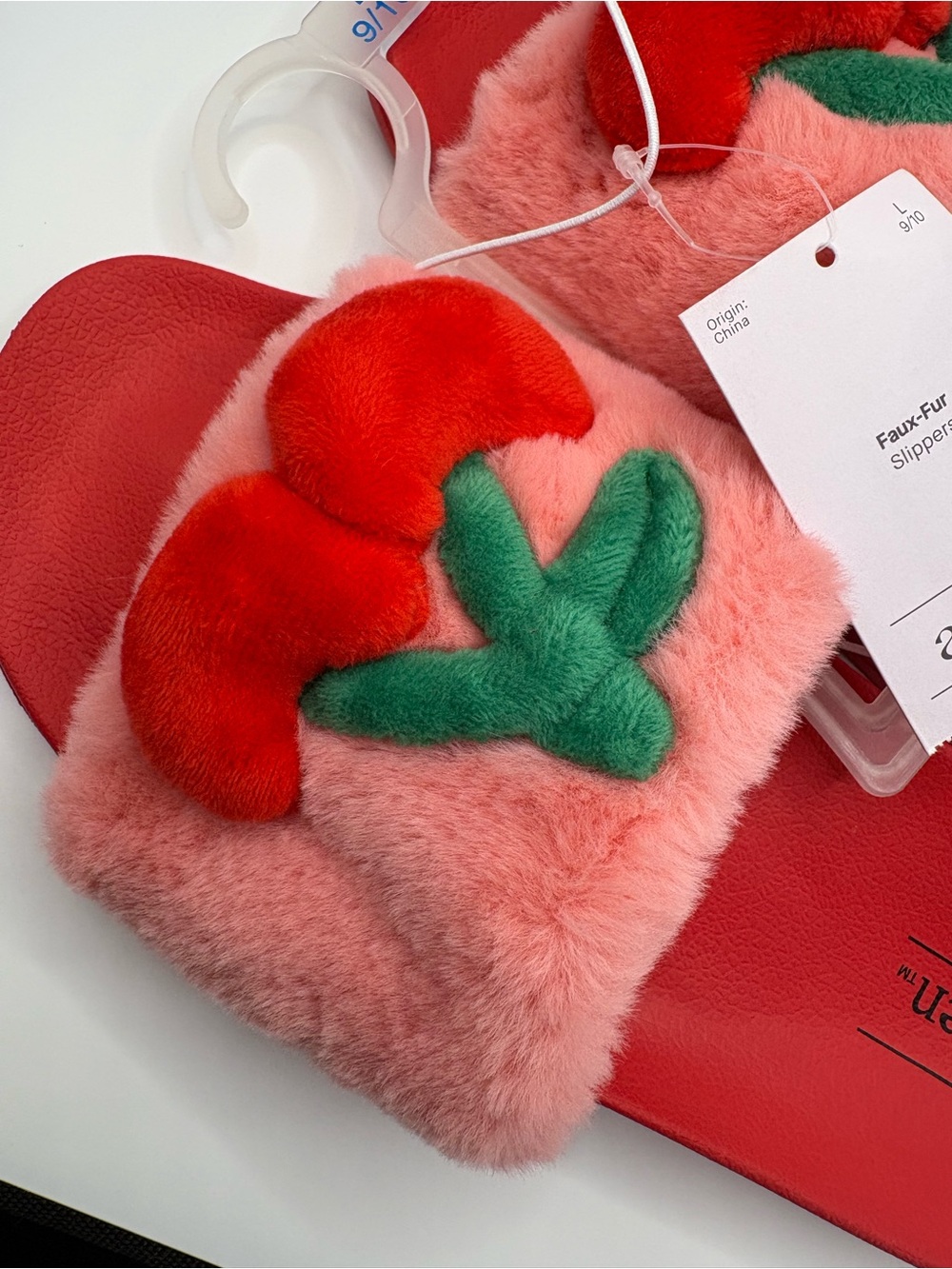 Auden Pink Red Cherry Fuzzy Slides Sandals Slippers NWT Large 9/10 - Picture 4 of 6
